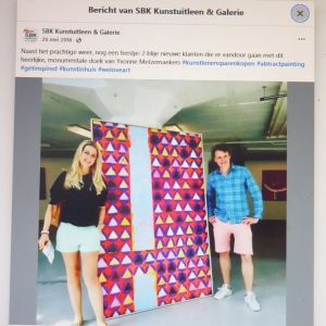 naast het prachtige weer, nog een feestje: 2 blije klanten ...  met dit heerlijke, monumentale doek